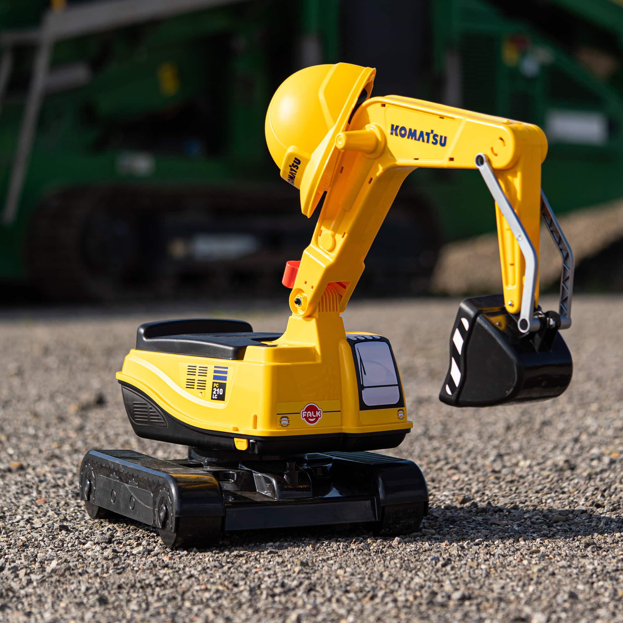 falk-pelleteuses-komatsu-sitzbagger-360-mit-helm image 4